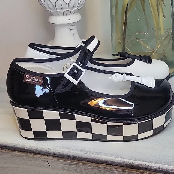 NWOT Hot Chocolate Design Chocolaticas Mary Jane Platforms SZ 8 - Picture 3 of 11